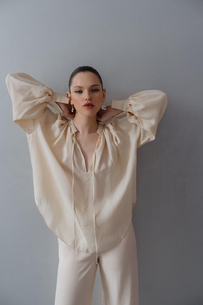 LOT 18 - Костюм