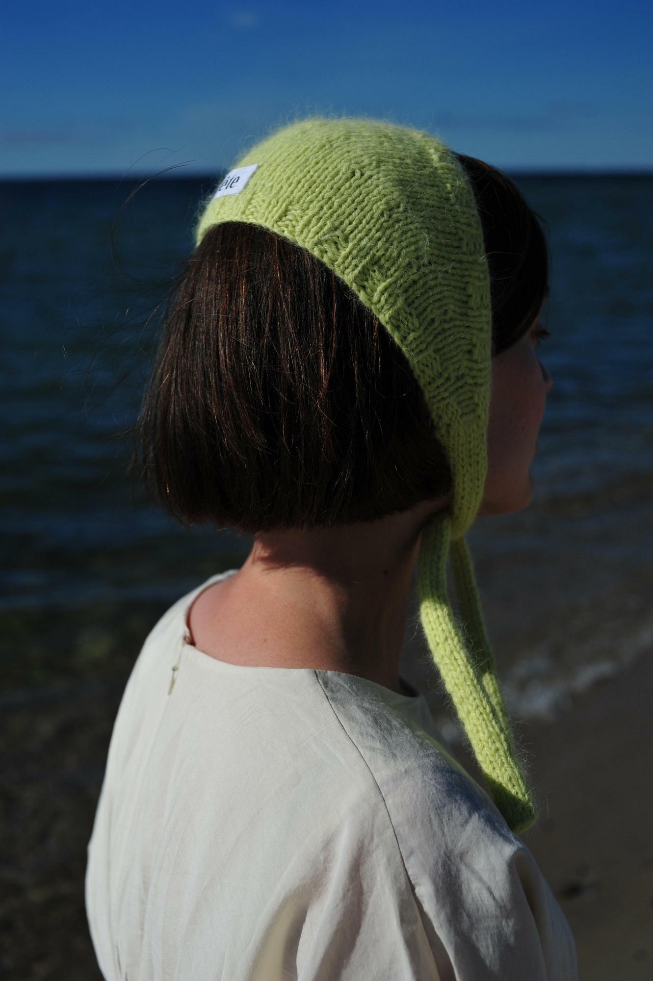 Мини-чепчик лимонный