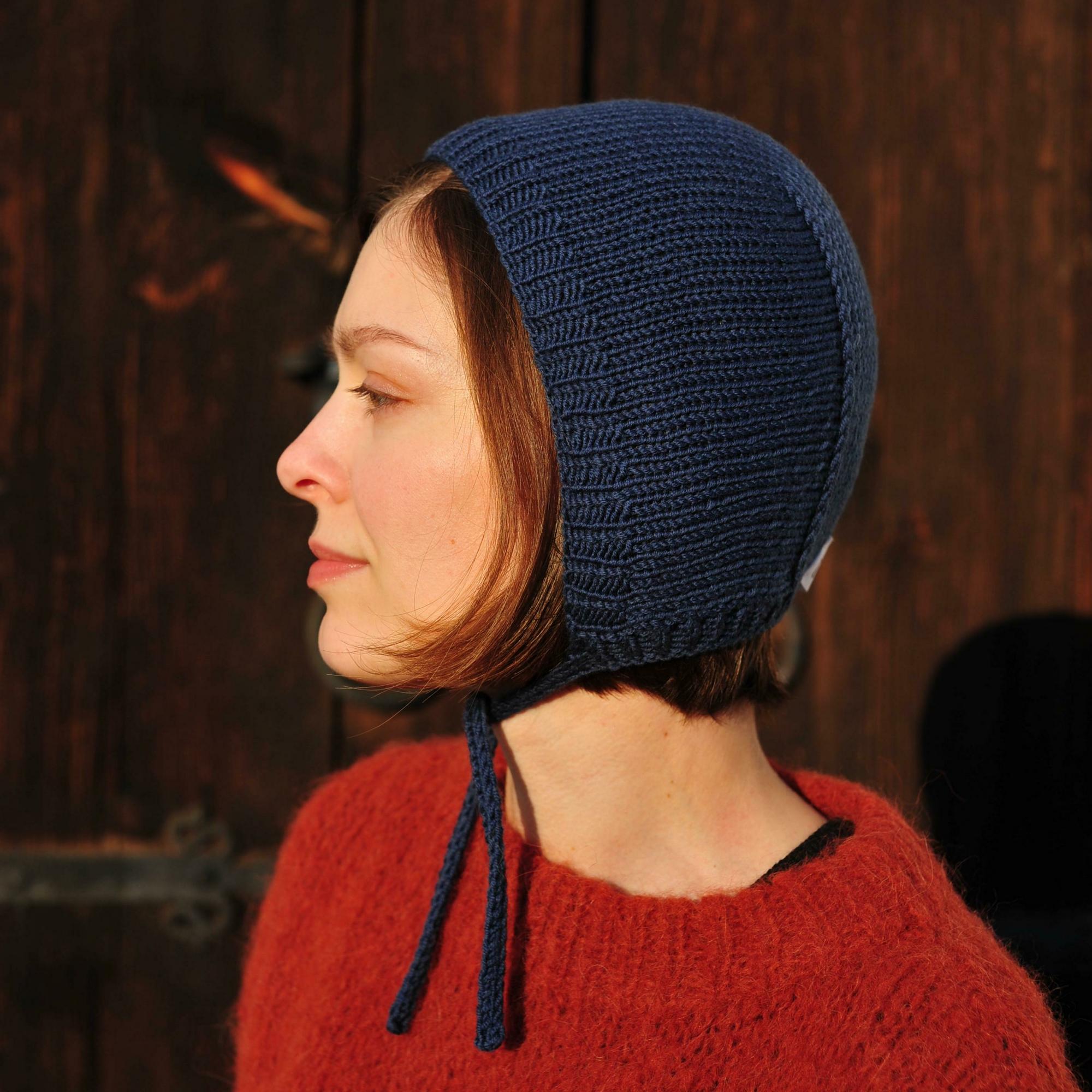 Чепчик из 100% мериносовой шерсти синий