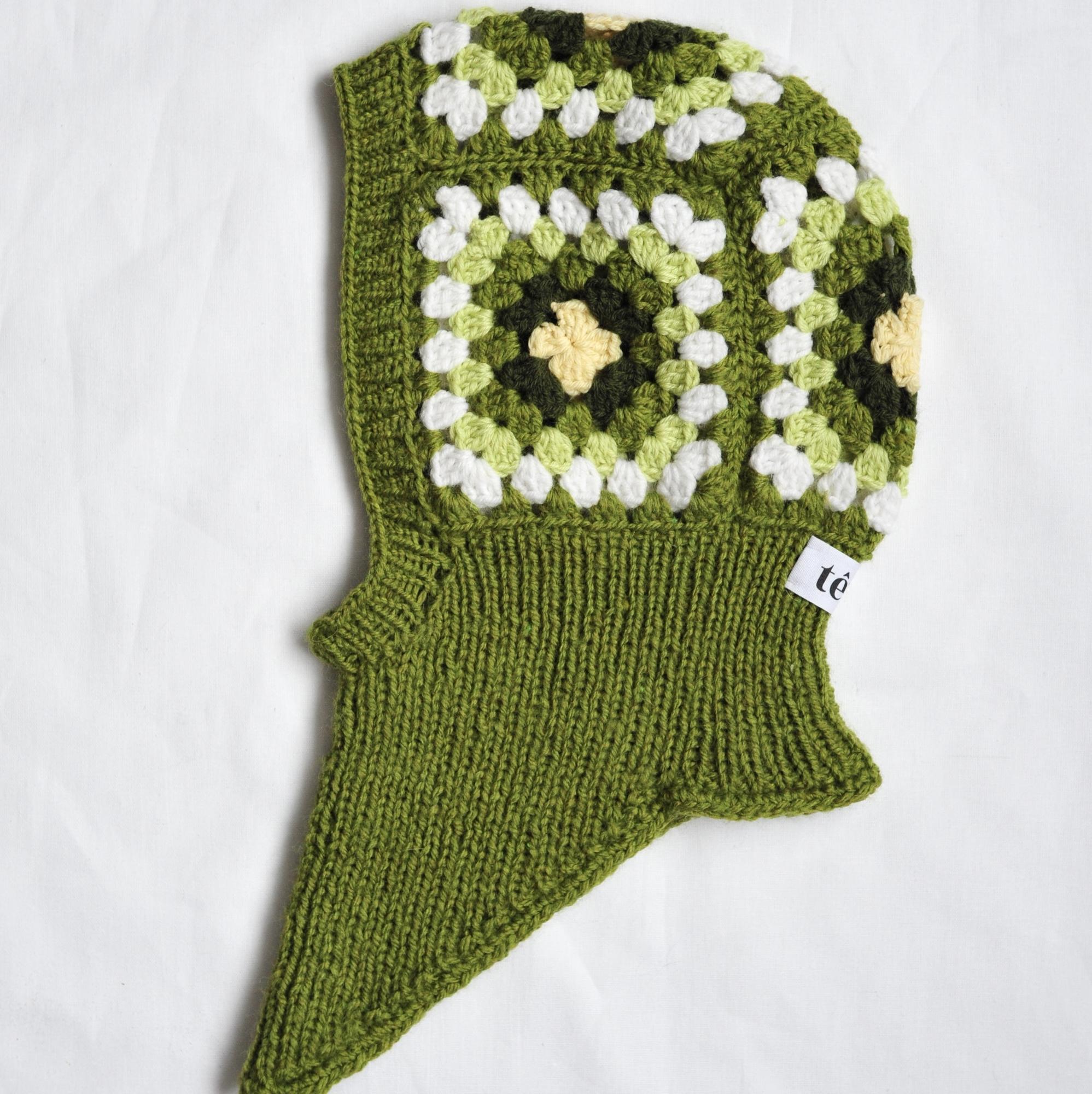 Капор кроше фисташковый