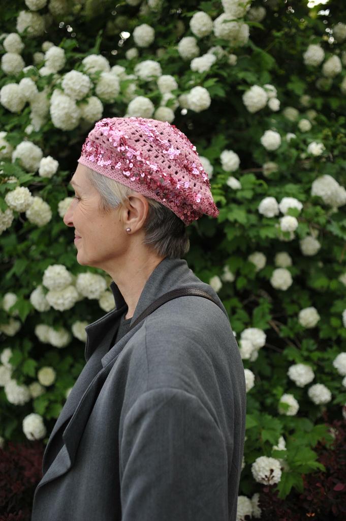 Берет розовый с пайетками (хлопок)