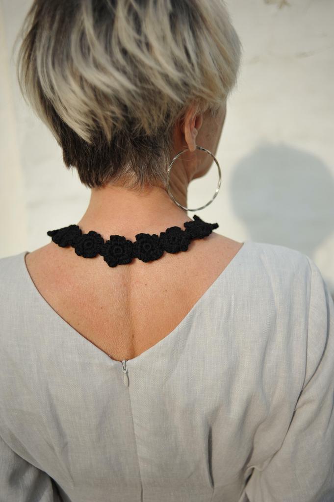 Чокер-пояс из цветов черный