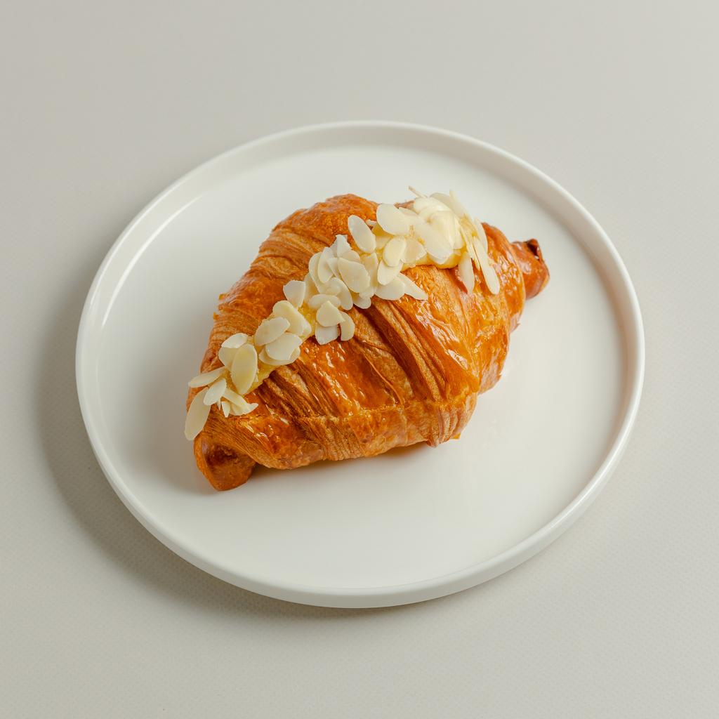 Круассан миндальный, 2 шт / 100 гр