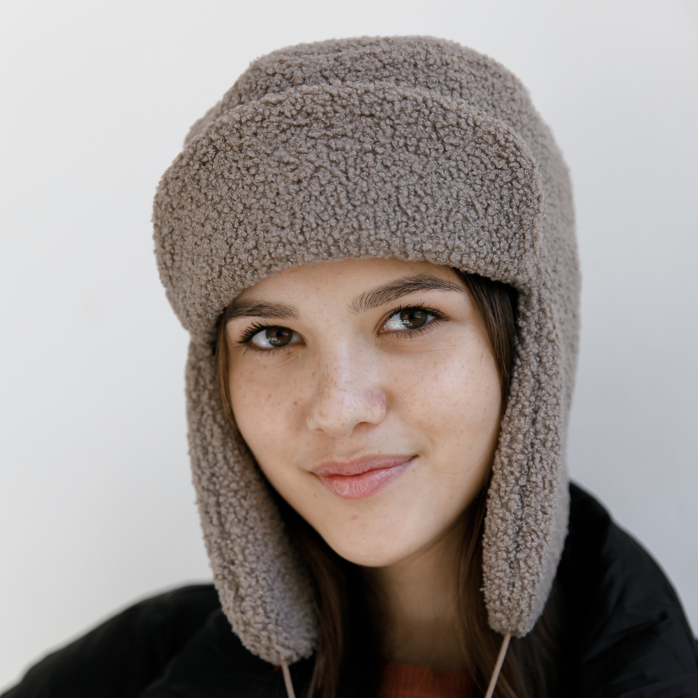 Ушанка из "барашка" с длинными ушками