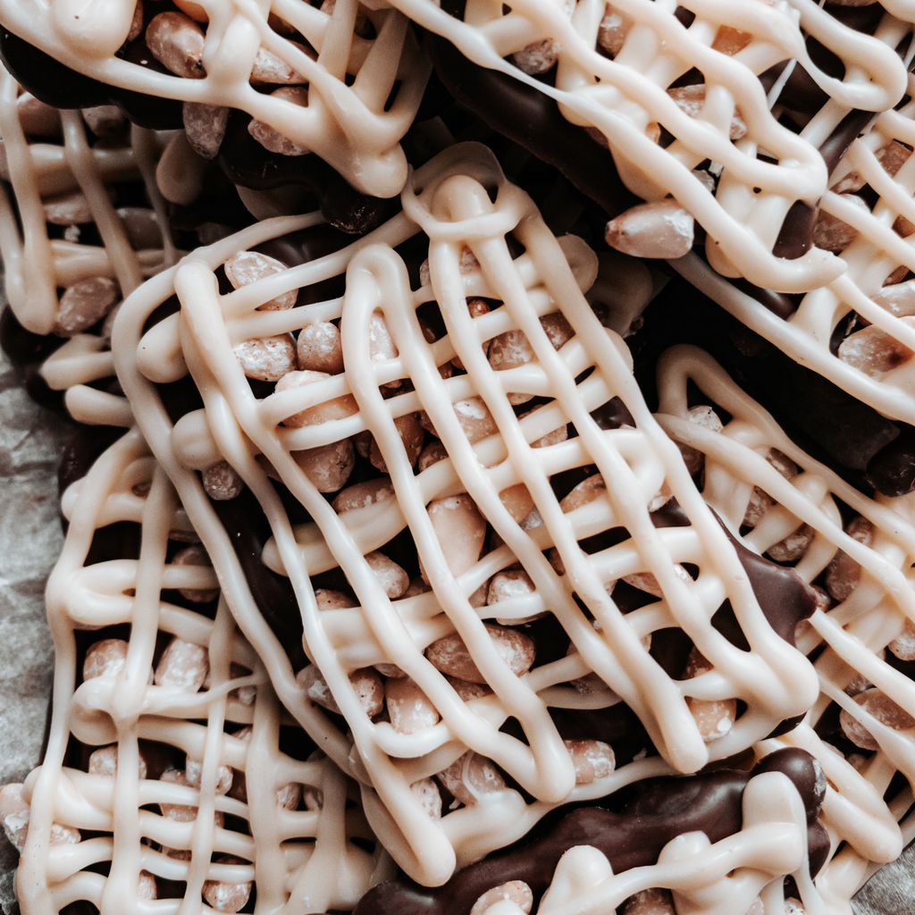 Паутинка из молочного и белого шоколада | 100 гр