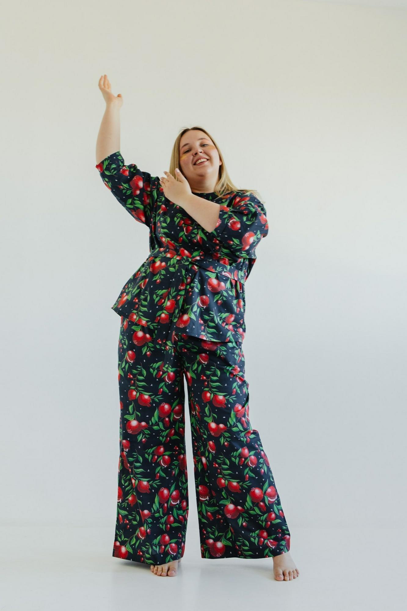 Костюм С Брюками - Принт Гранаты