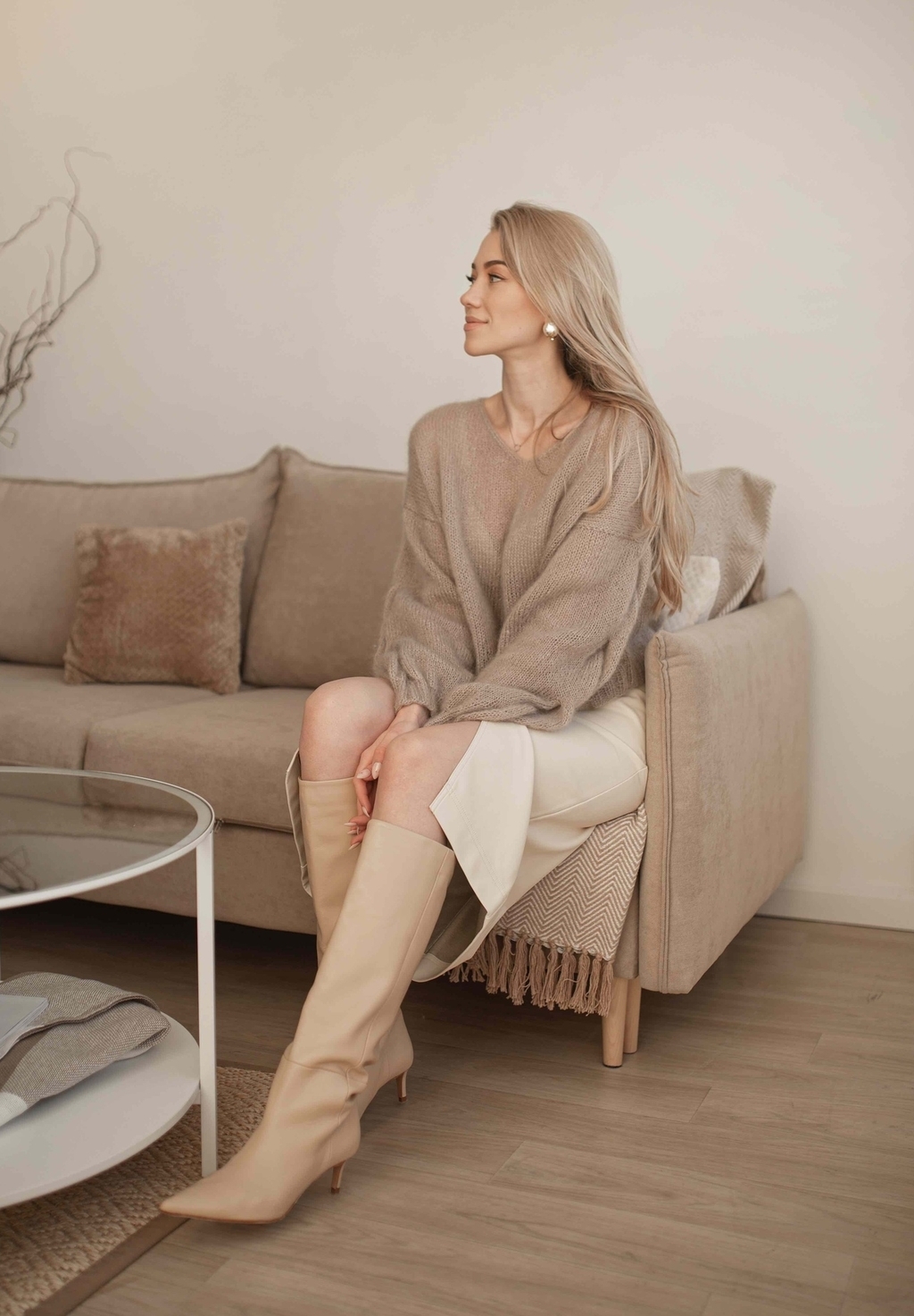 Свитер "Облако" с v-образной горловиной латте