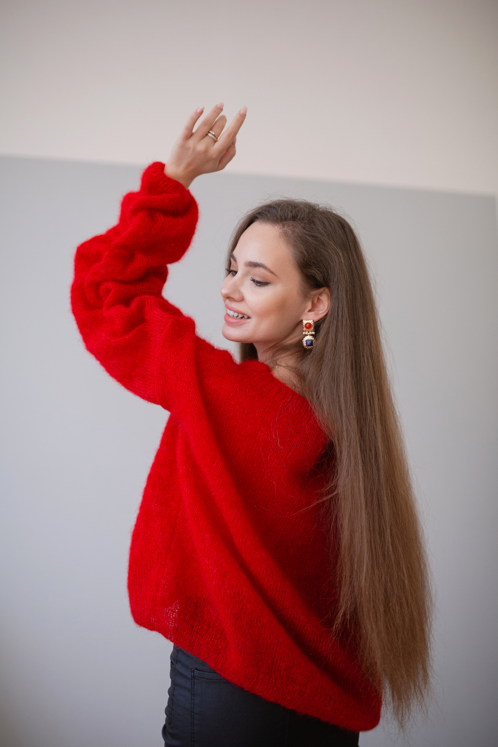 Свитер "Невесомость" красный