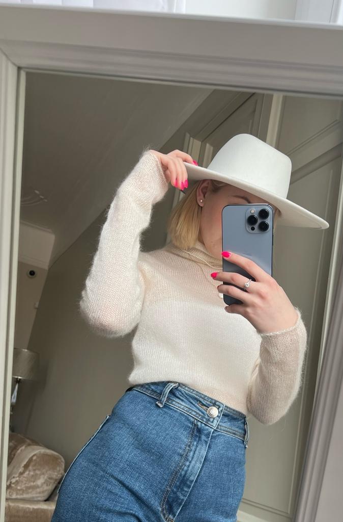 Водолазка мохеровая с горлом молочный