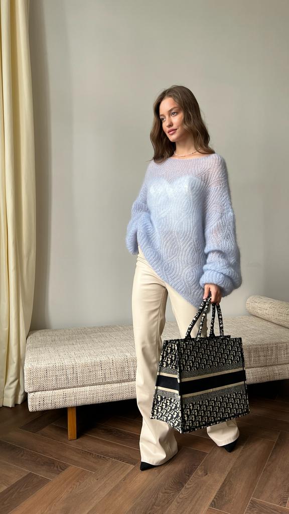 Свитер "Орхидея" небесный