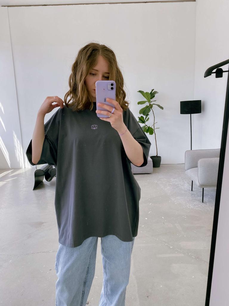 Оверсайз футболка с цветком лотоса