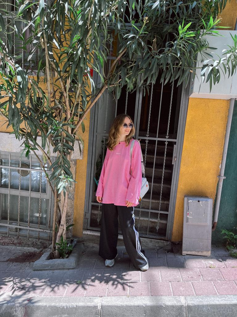 Оверсайз лонгслив с надпсью "just love"