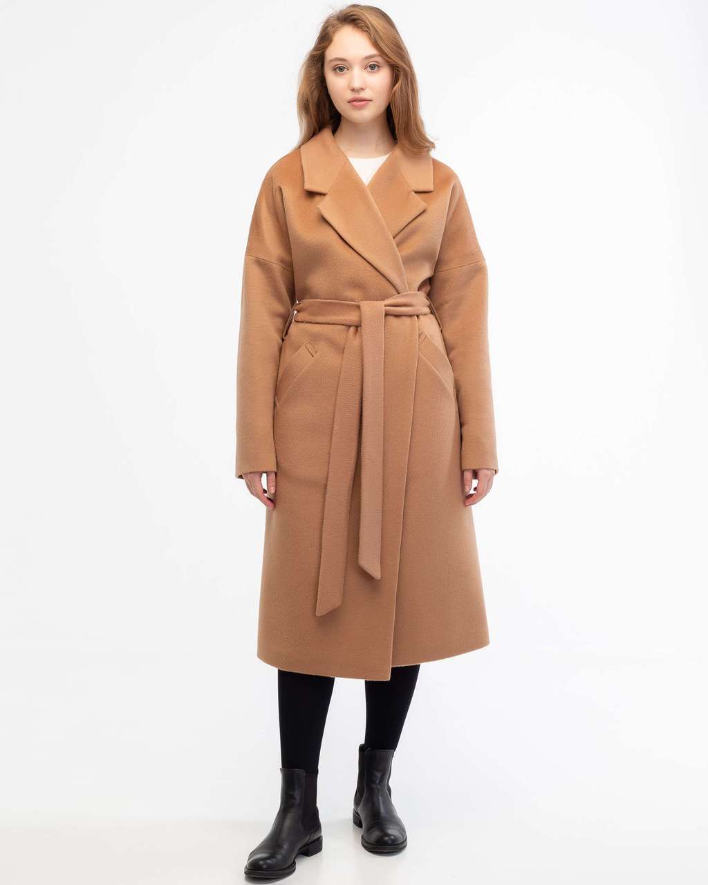 Утеплённое пальто-халат бежевое