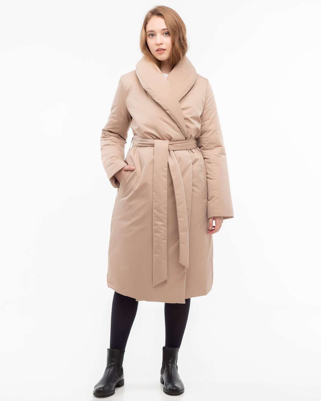 Пуховик-халат бежевого цвета