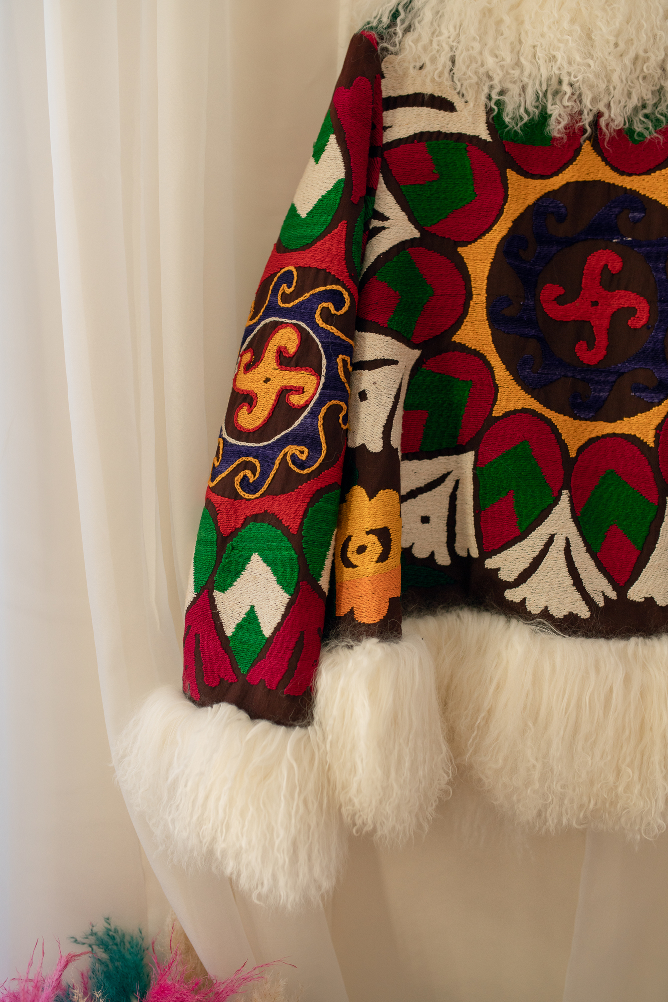 Короткий жакет из винтажного среднеазиатского сюзане