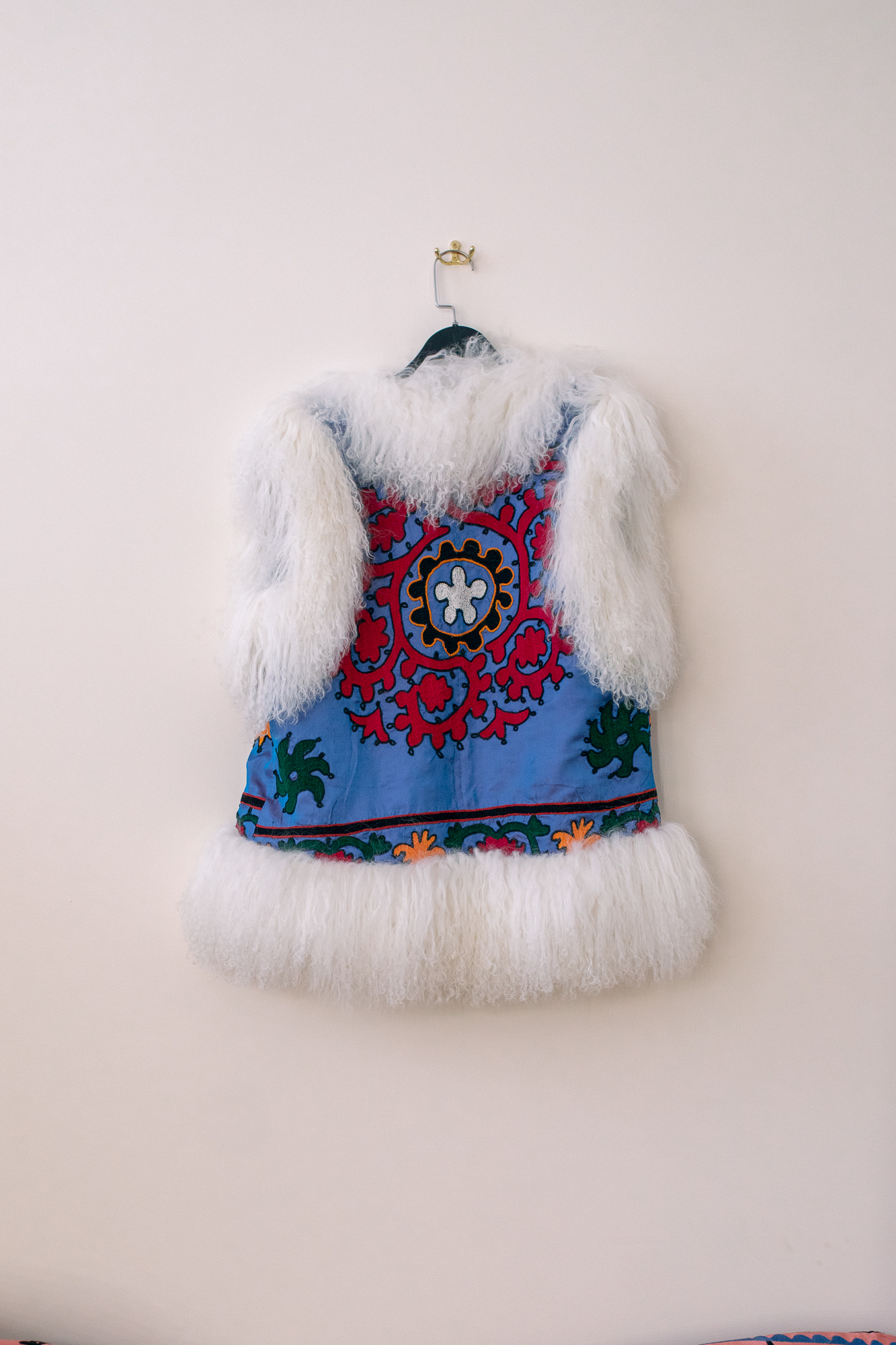 Жилет из винтажного сюзане