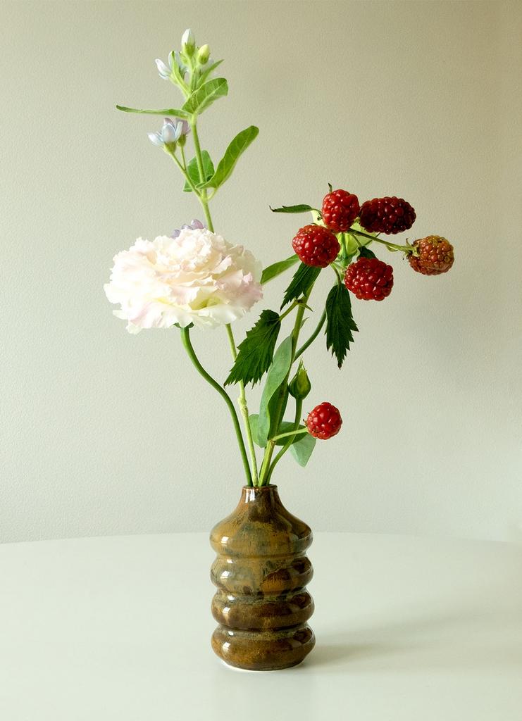 ваза керамическая коричневая