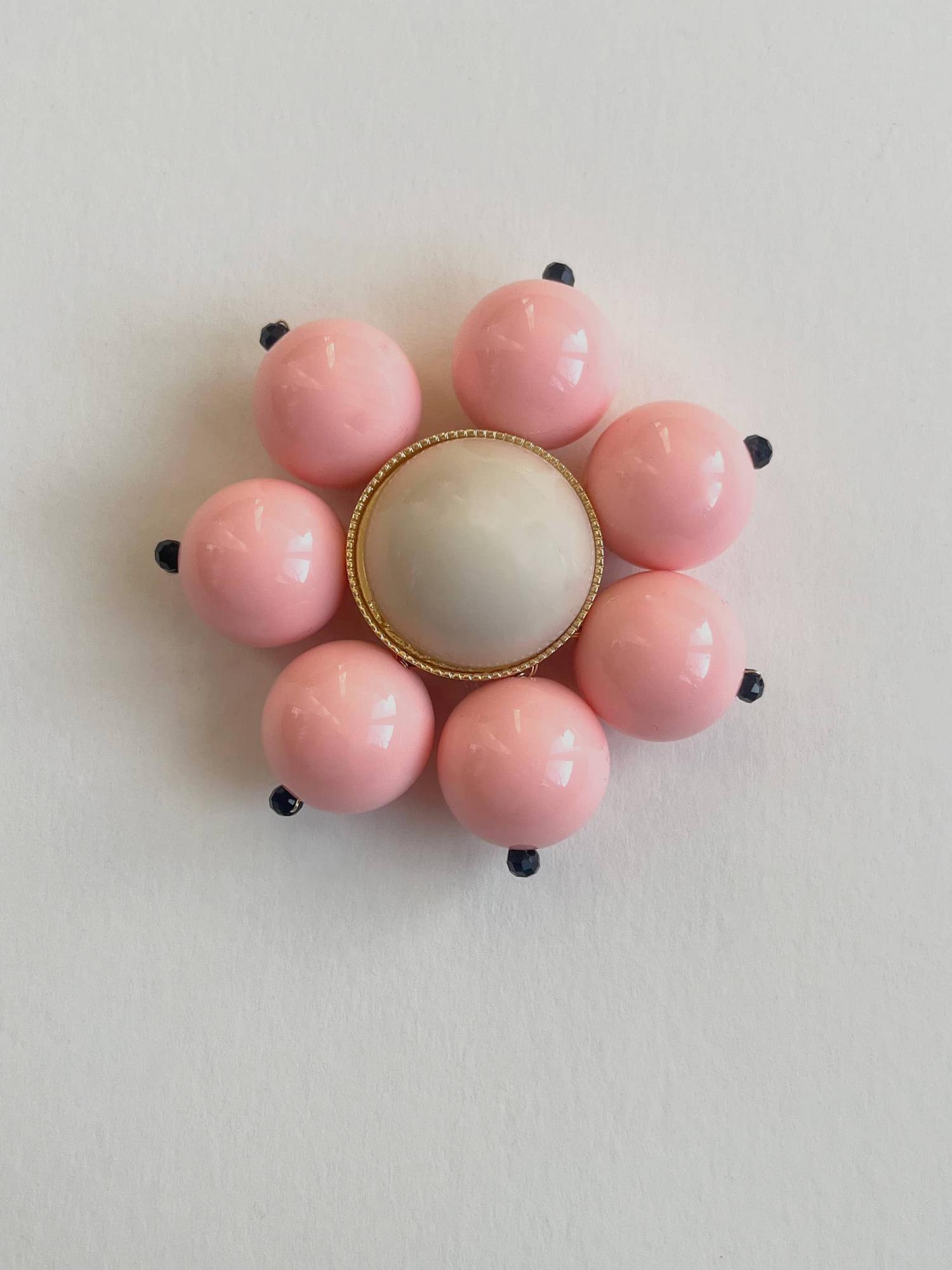 Брошь "БЕЗЕ"