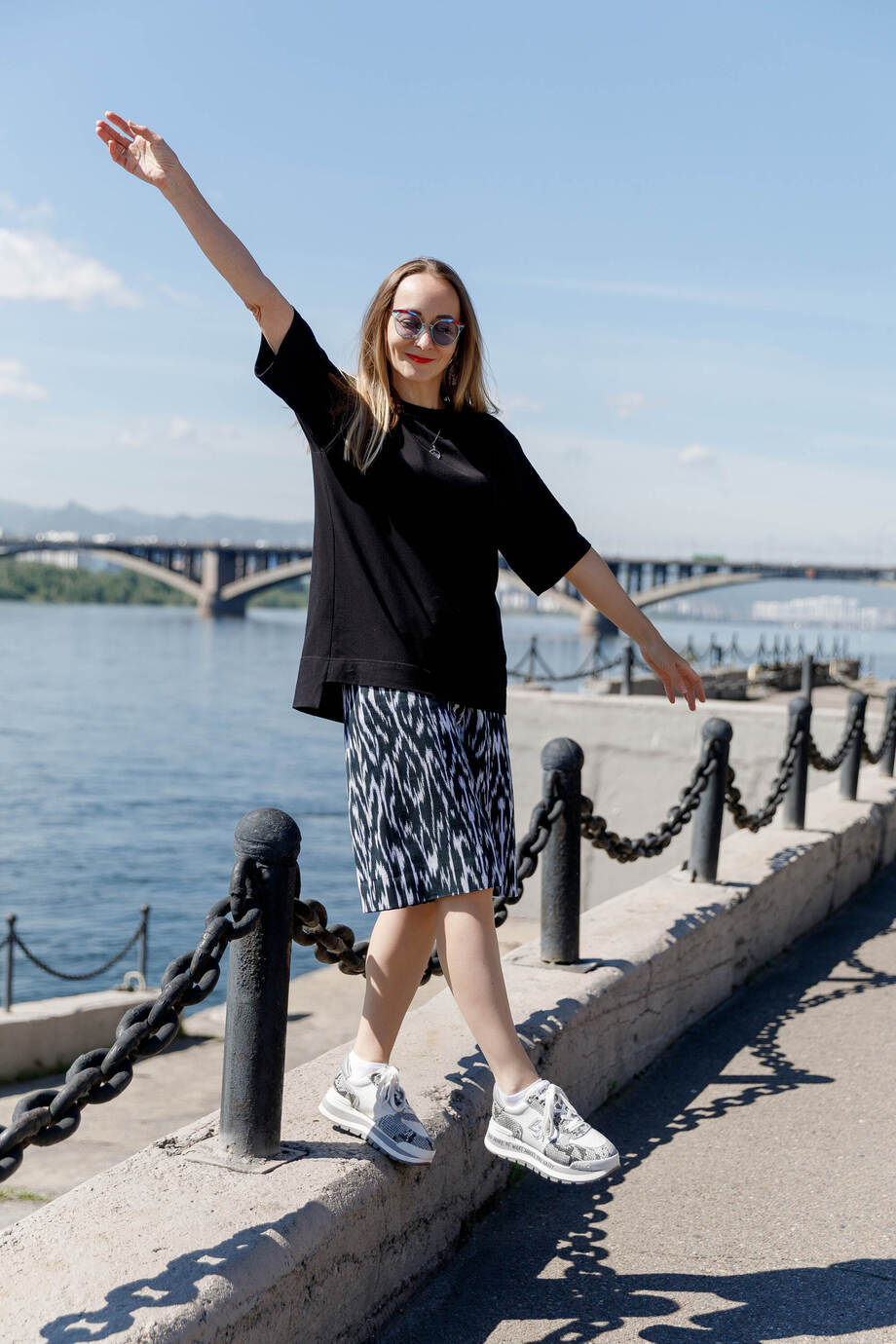 Bermuda shorts with print