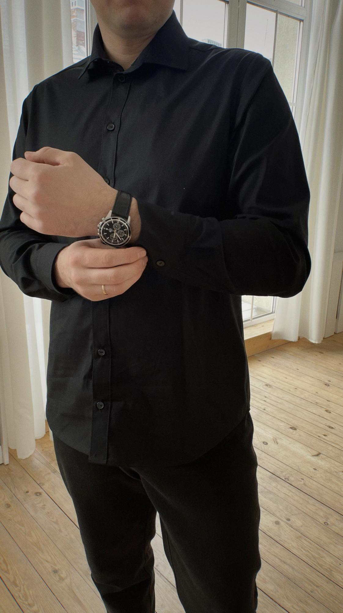 Рубашка мужского кроя классическая черная