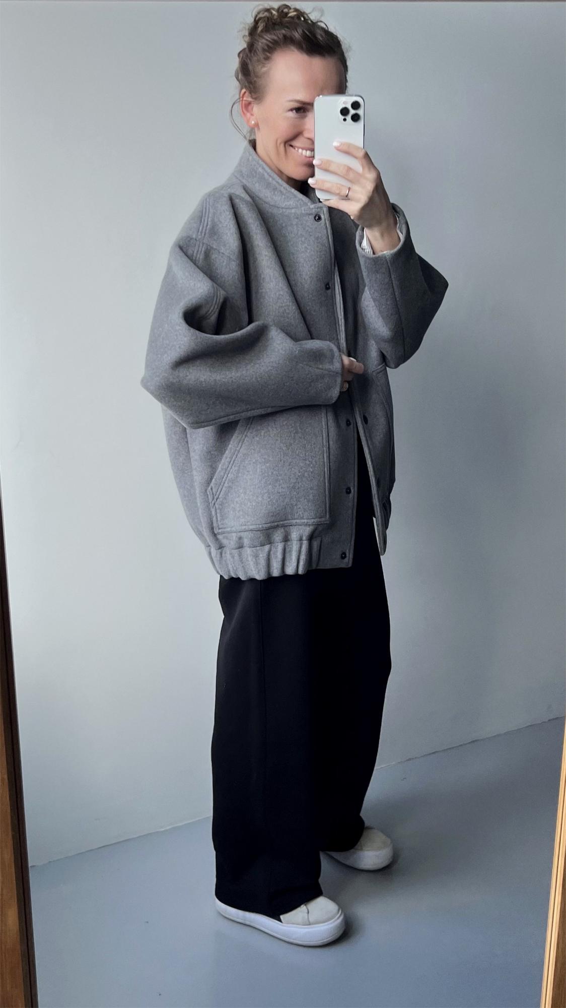 Бомбер из серого твида