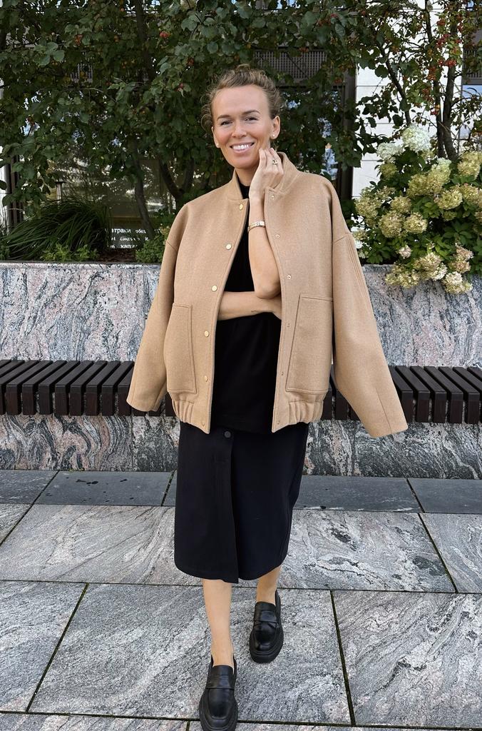 Бомбер кэмел из твида