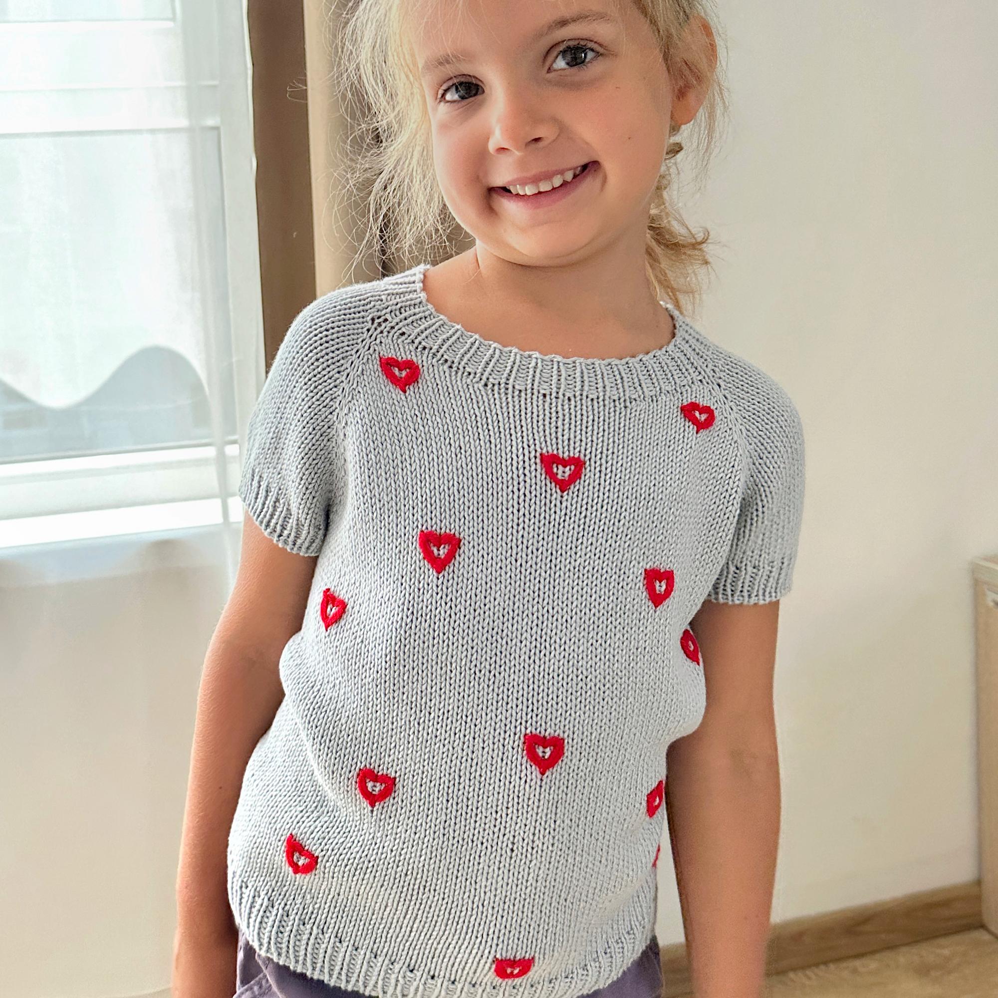 МК Детский джемпер с вышивкой сердечки