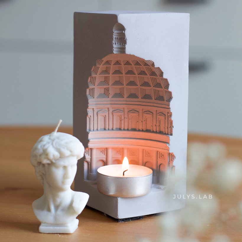 Подсвечник Пантеон и свеча Давид в подарочном боксе