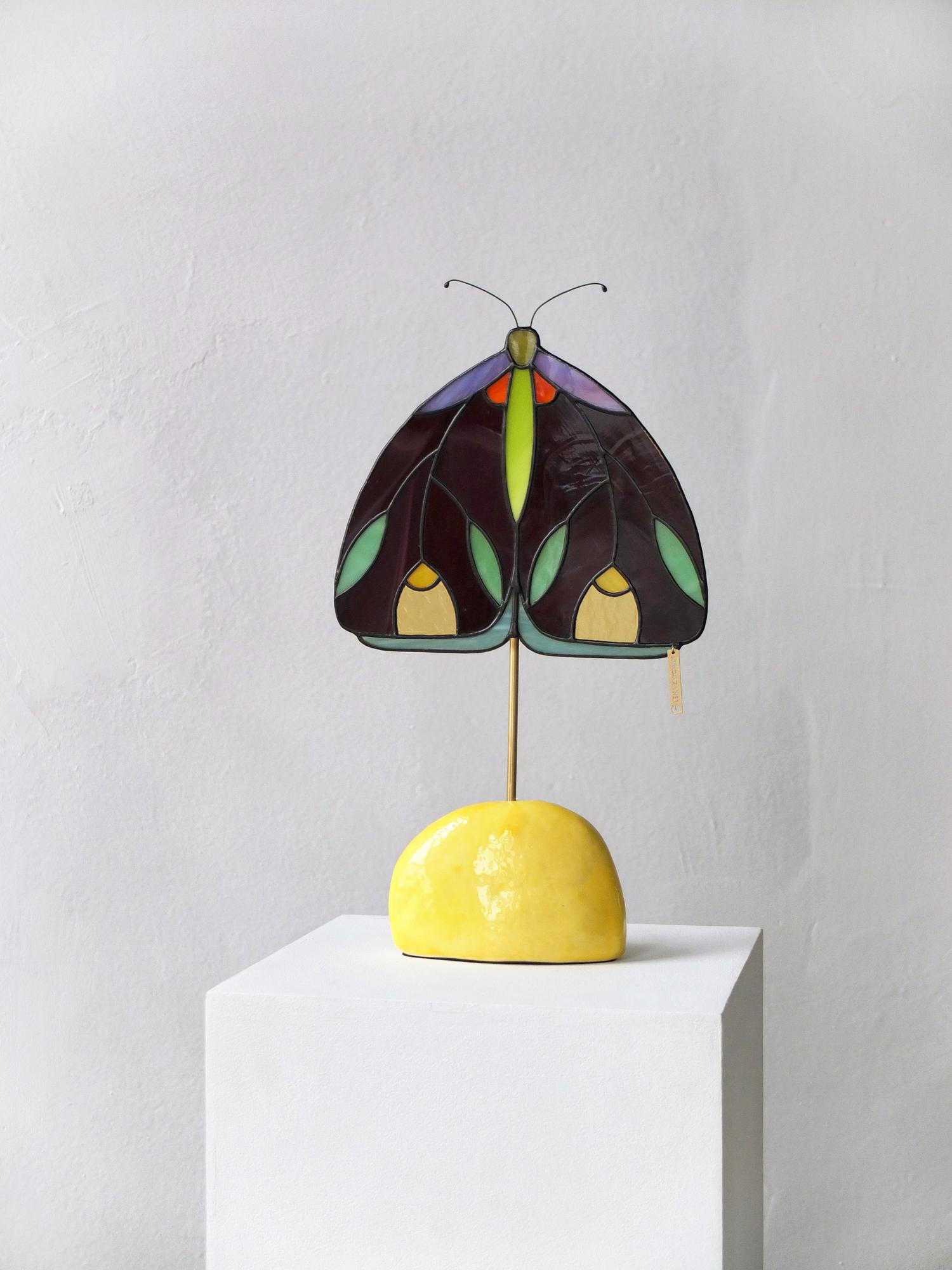 BUTTERCUP MOTH | Stained Glass Pattern