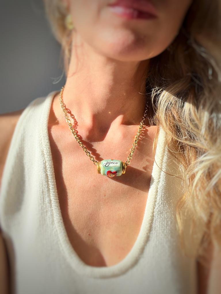 Здесь и сейчас - кулон на цепочке