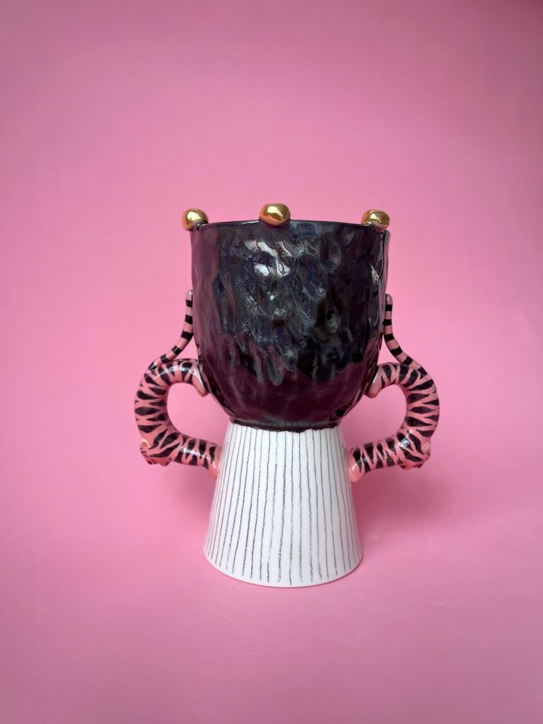 Ваза - два тигра черная