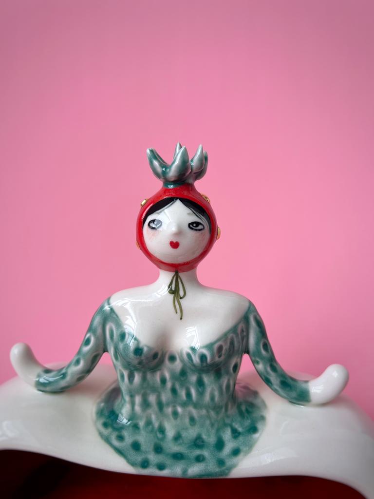 Хранительница - клубничка