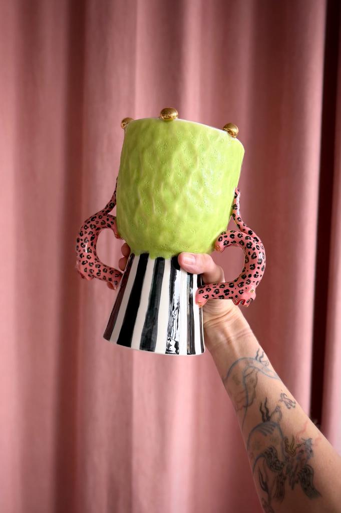 Ваза-кубок с леопардами