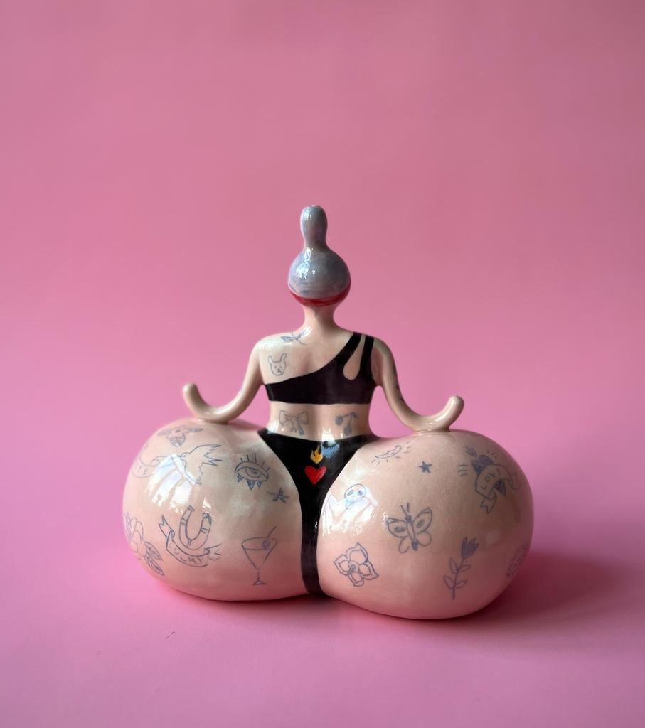 Хранительница с тату