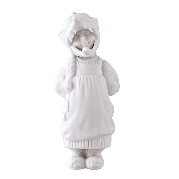 Девочка в маске дракона