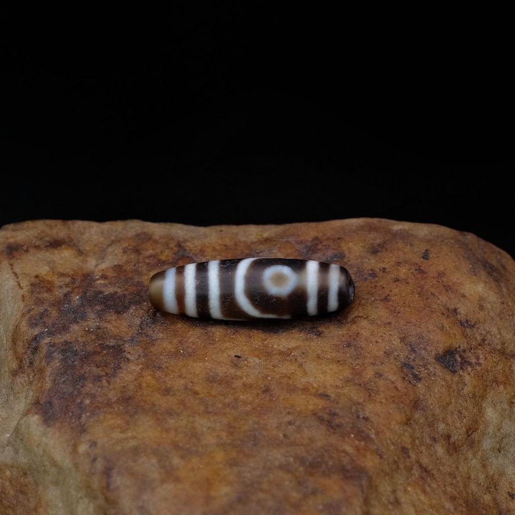 Бусина дзи 2 глаза №8