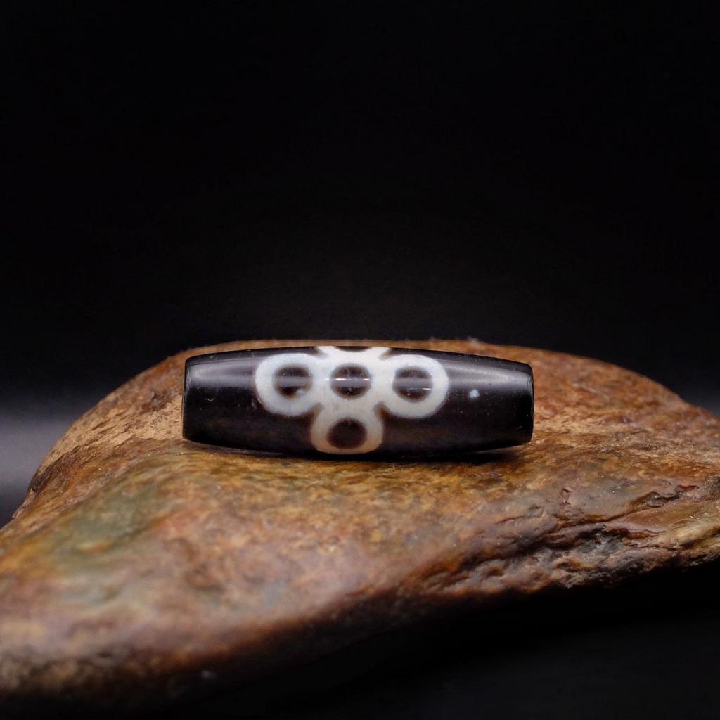 Бусина дзи Гаруда №4