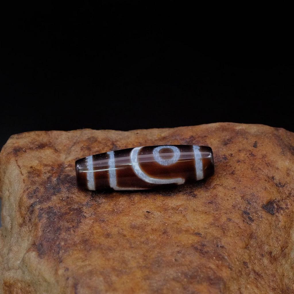 Бусина дзи 2 глаза №61