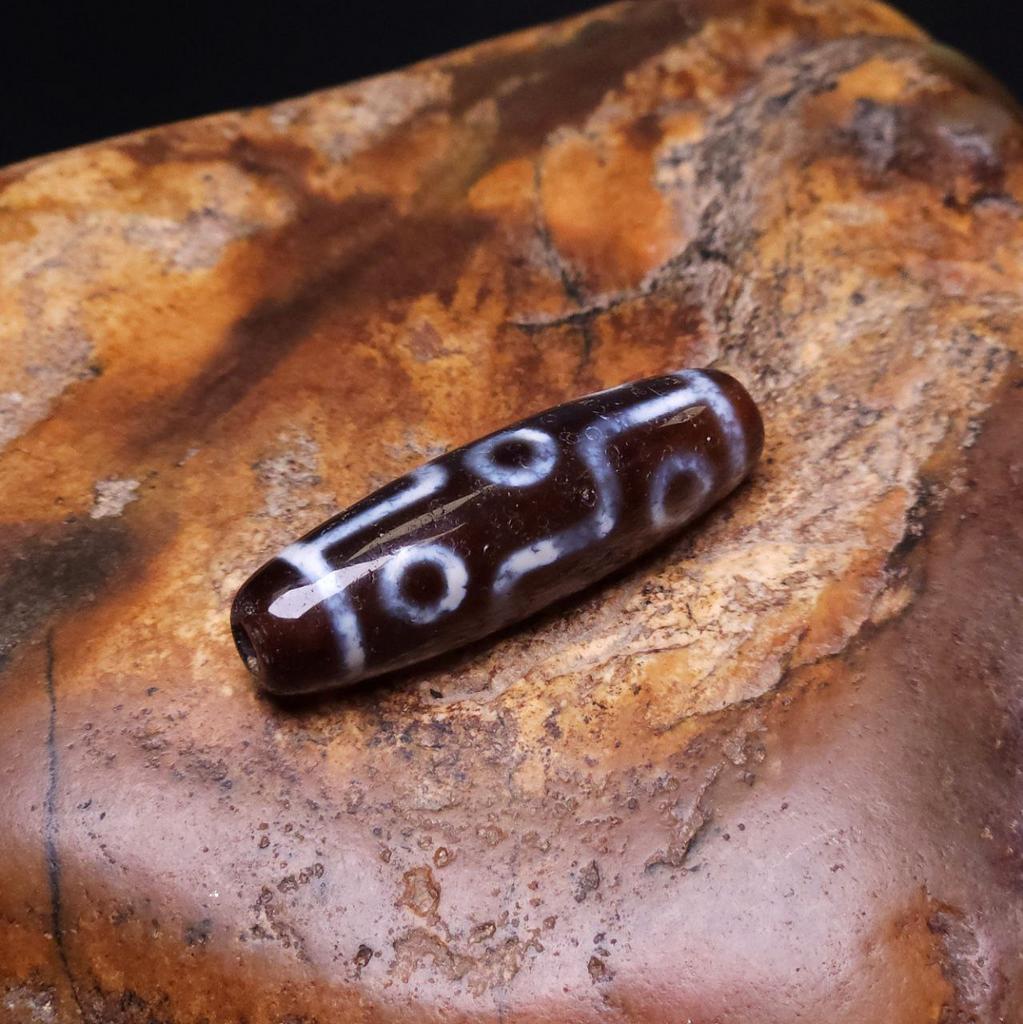 Бусина Дзи 9 глаз №45