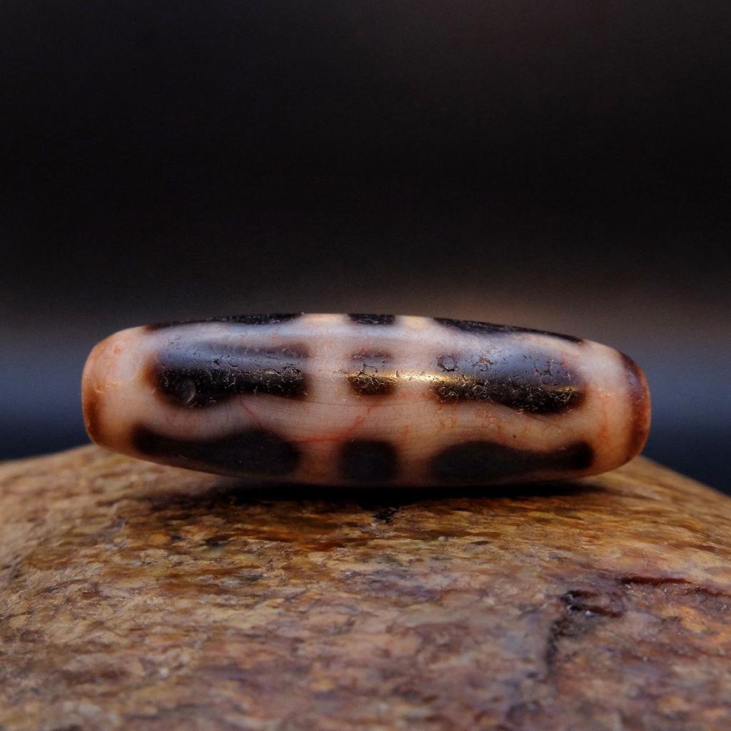 Бусина Дзи Солнечная ваджра N°3 Жилы Дракона