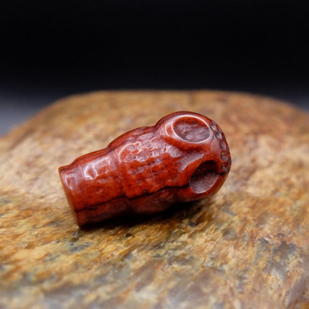 Гуру-бусина из кости яка Череп темная