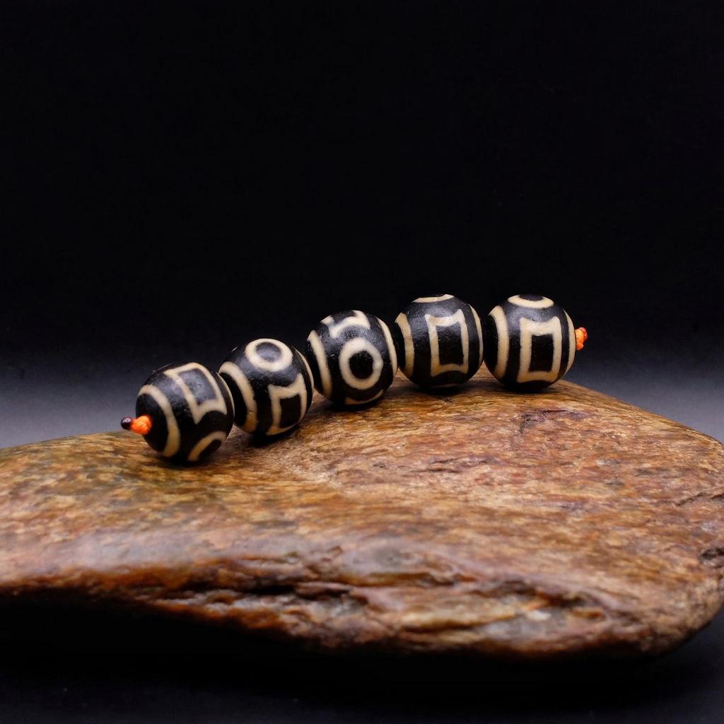 Набор бусин Дзи Земля Небо (чёрные) 16 мм