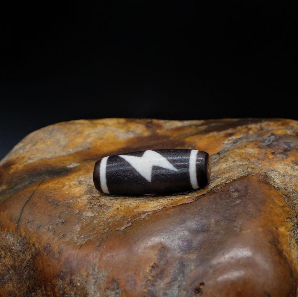 Бусина Дзи Гаруда и молния N°25