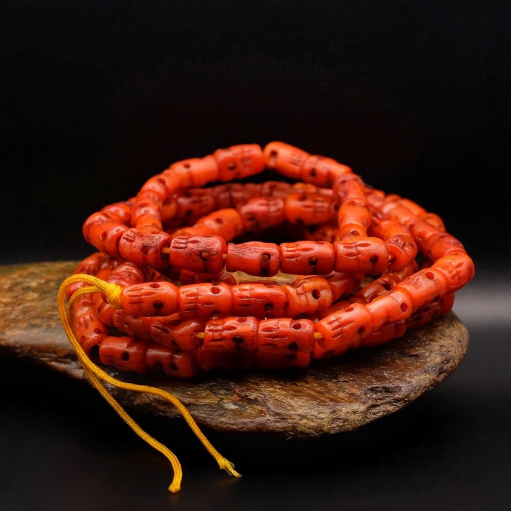 Четки из кости яка традиционные черепа, красные