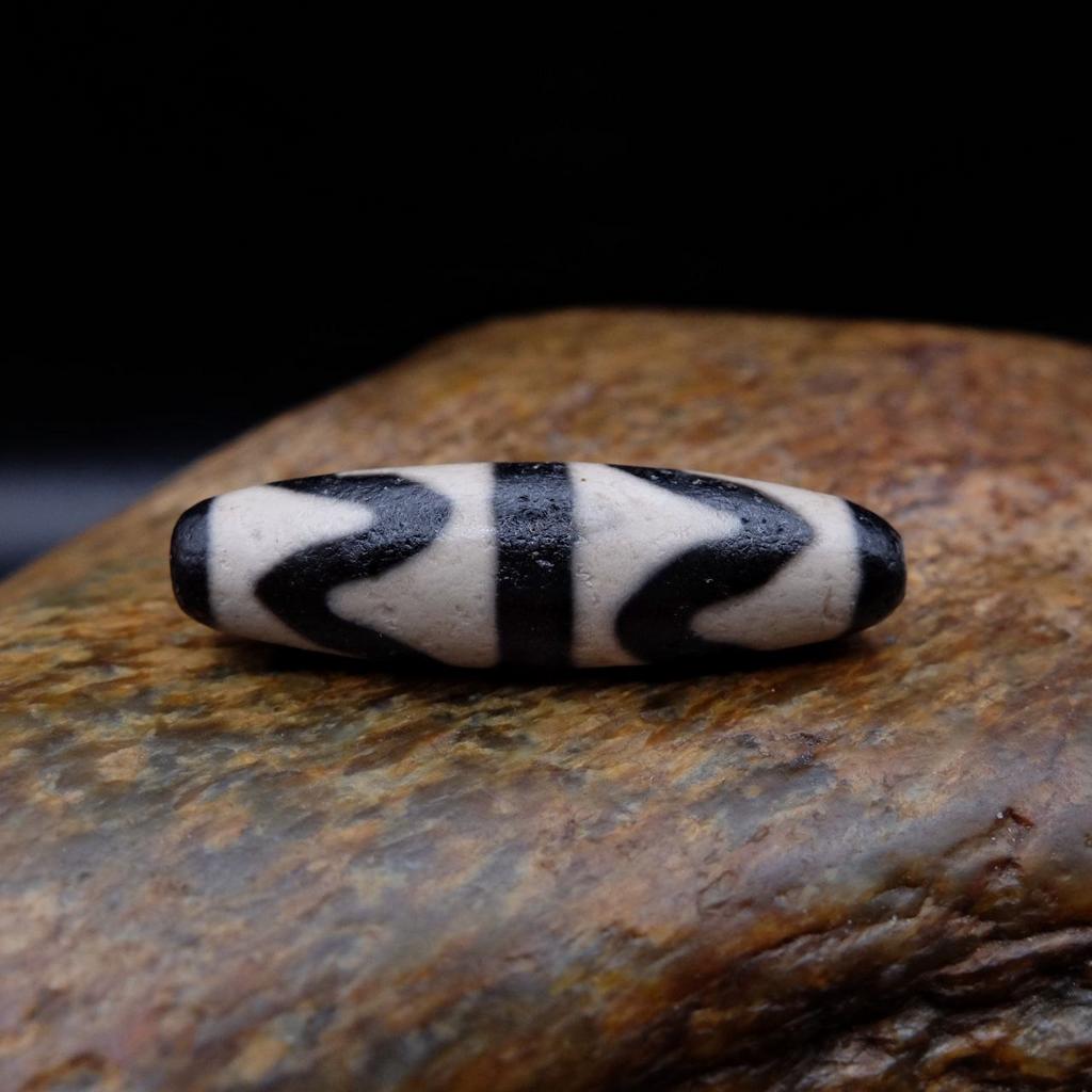 Бусина Дзи Двойные Зубы Тигра N°48