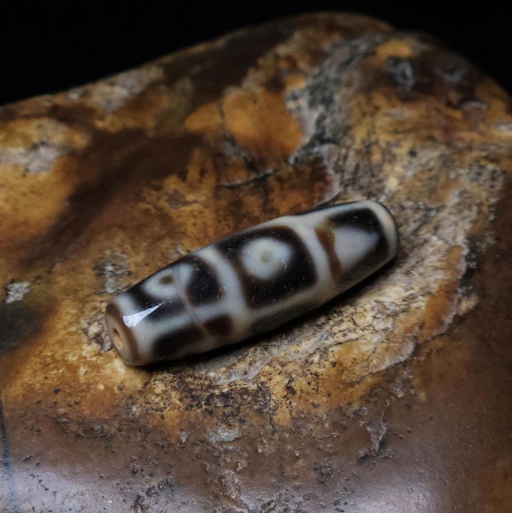 Бусина Дзи 9 глаз N°60