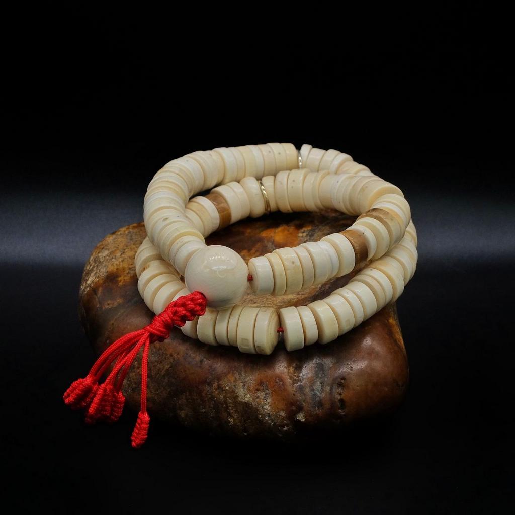 Тантрические четки из бивня мамонта