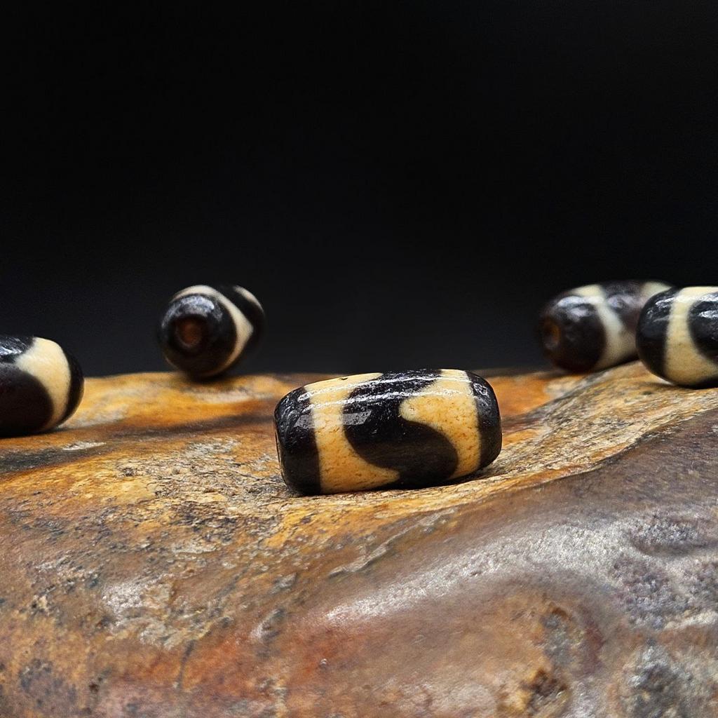 Бусина дзи Зуб тигра №65