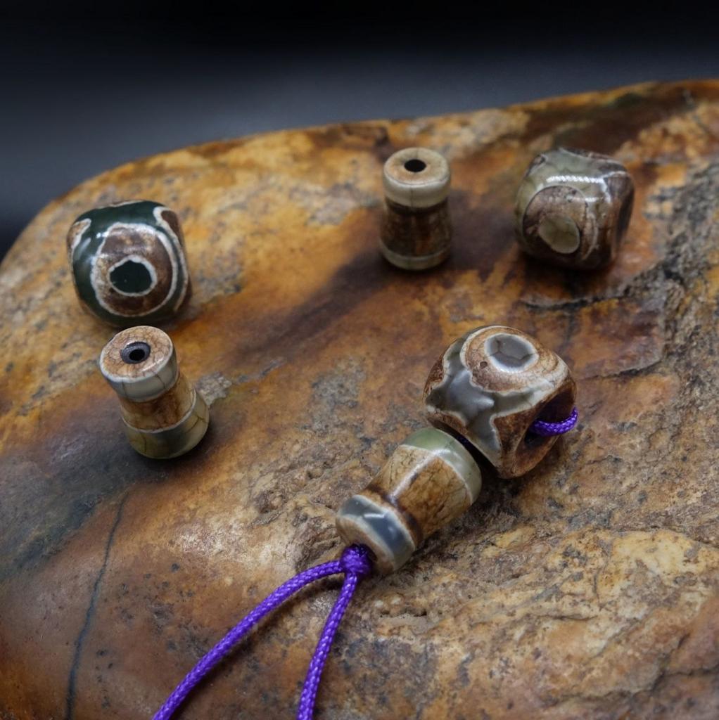 Гуру-бусина Дзи N°1