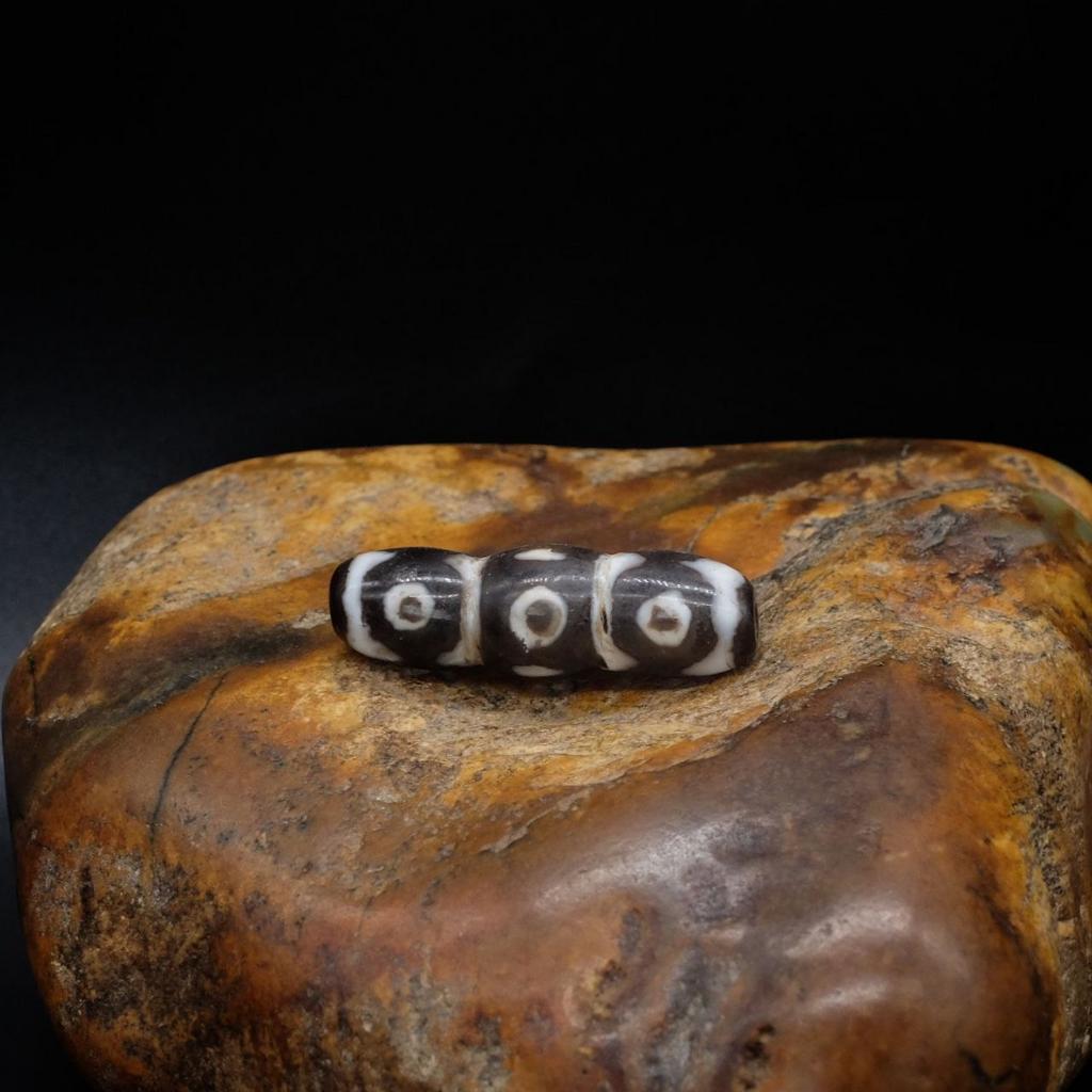 Тройная бусина Дзи 9 глаз N°16